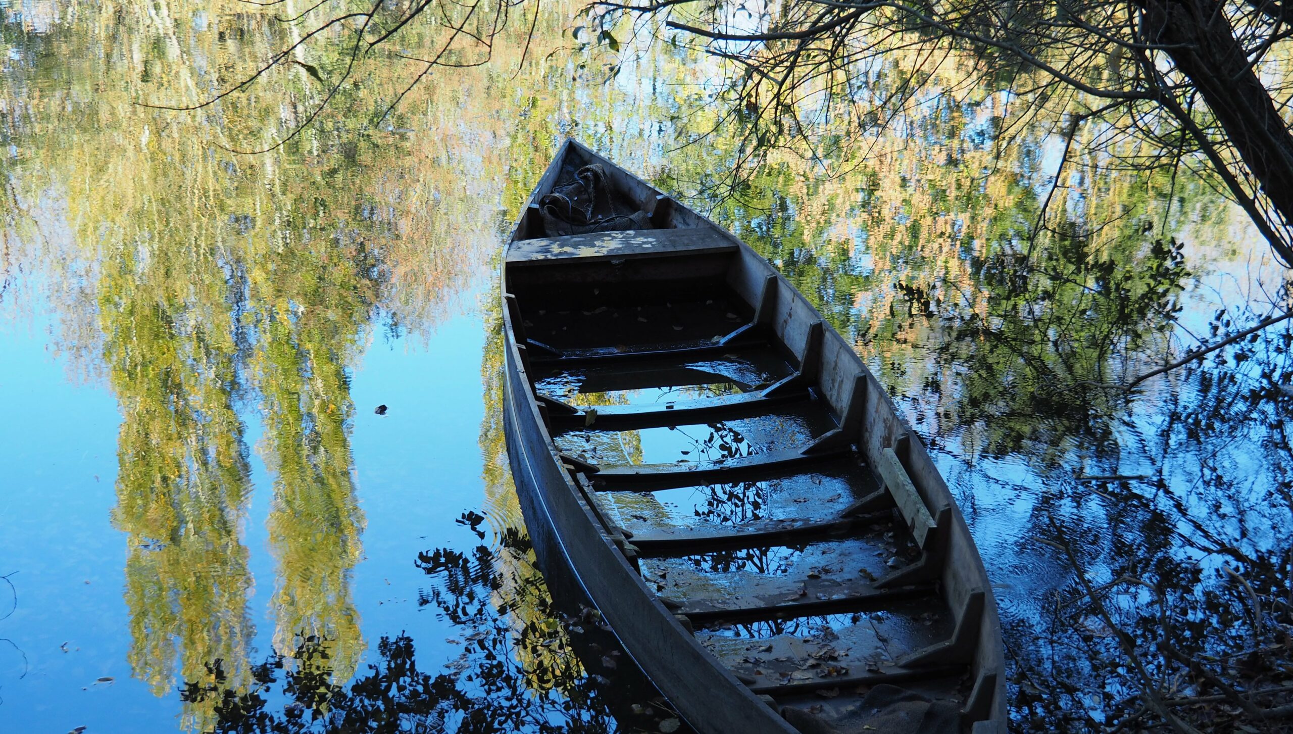 CONVERSATION SUR UNE BARQUE N°5 :   Françoise VIGIER, de la Loire à la Dordogne et en longue escale au Pêle-mêle.