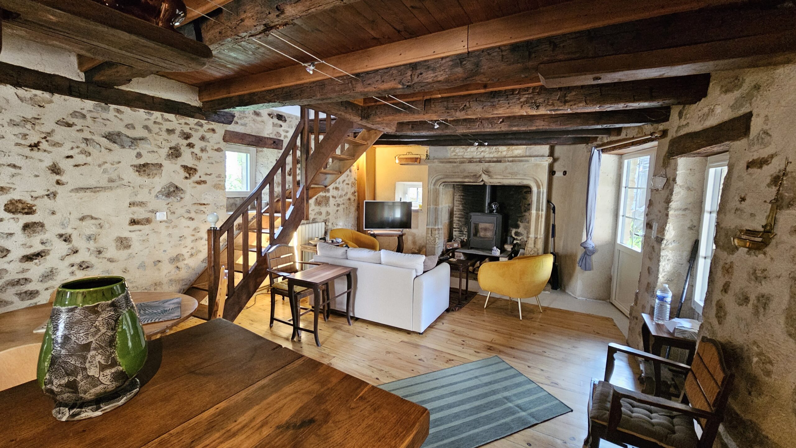 Dans le Lot, au bord de la Dordogne, « Le Petit Pouget » un gîte au cœur d’un des plus beaux villages de France : Carennac.